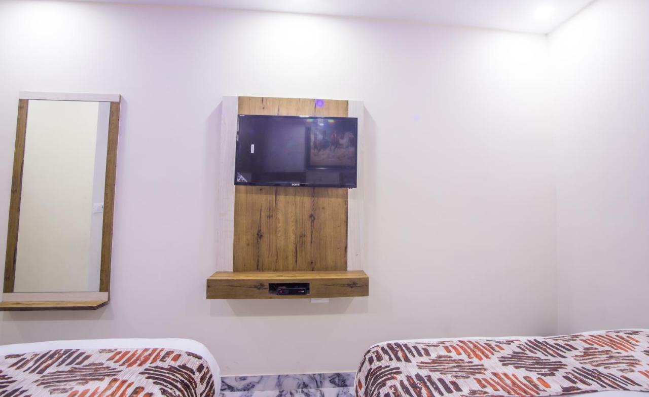 ניו דלהי Hotel Harsha International מראה חיצוני תמונה